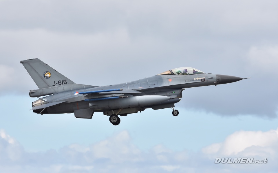 F-16AM J-616 313sqn